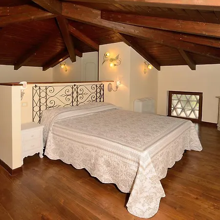 Farm stay Agriturismo I Granai Crocemaroggia