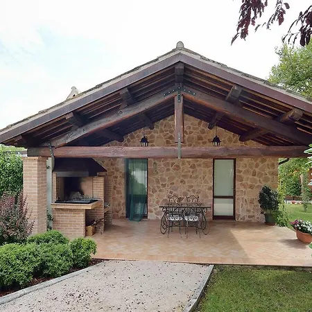 Agriturismo I Granai Farm stay Crocemaroggia
