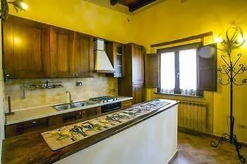 Agriturismo I Granai Farm stay Crocemaroggia