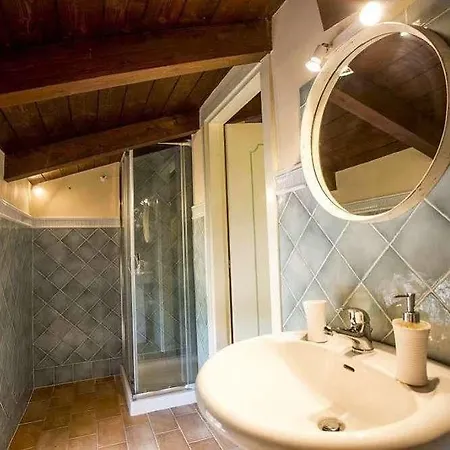 Farm stay Agriturismo I Granai Crocemaroggia