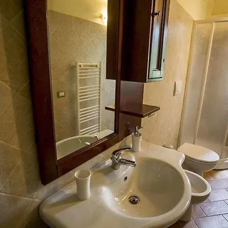 Farm stay Agriturismo I Granai Crocemaroggia